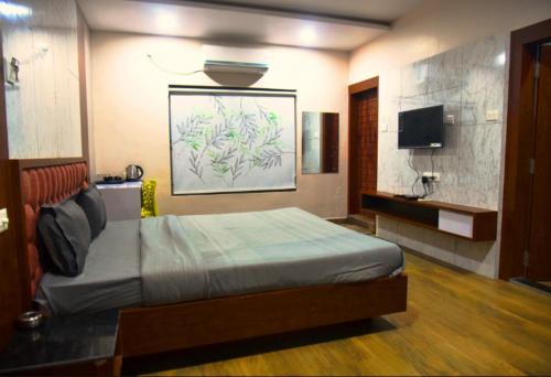 Brahmapur Hotel | Guest Rated Nirmalya Grand: Child-Friendly Stay in Brahmapur