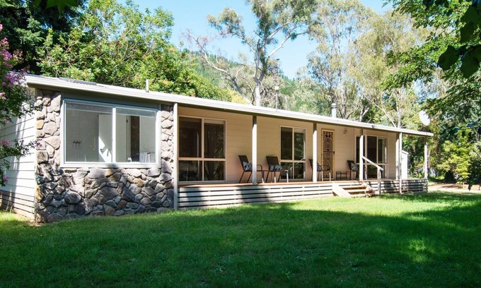 Porepunkah House | Discover Nirvana: Your Escape into Tranquility and Comfort