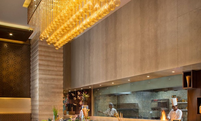 Gorakhpur Hotel | Inviting Nirvana Sarovar Portico with Family-Friendly Amenities