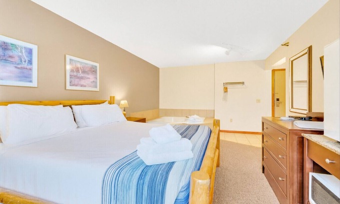 Nisswa Bed & Breakfast | Nisswa Hotel & Suites – King Jacuzzi Suite #112