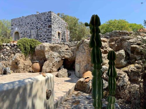 Mandraki Apartment | Child-Friendly Retreat at Nisyros Traum „Speladi“