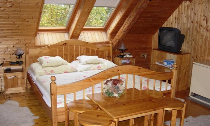 Kisharsany Bed & Breakfast | Exceptional Nitt Pince és Panzió: Family & Pet Friendly Stay