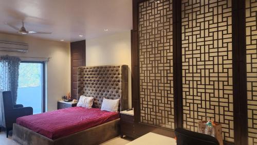 DLF Phase 3 Villa | Nivasa Villa - 5 BHK Triplex House Near Cyberhub