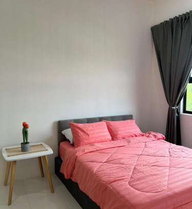 Bota Apartment | Guest Rated 10/10: Nixy Studio in Family-Friendly Area