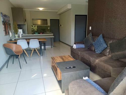 Windhoek Central Apartment | Pet-Friendly NJ MERENSKY 33 in Windhoek - Guest Rated 9/10