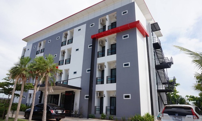 Nong Khon Kwang Hotel | Budget-Friendly NN Place: Family Suites with Breakfast