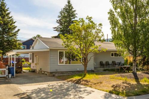 Whitehorse Apartment | Cozy Retreat at The Burrow - Riverdale with Hot Tub Access