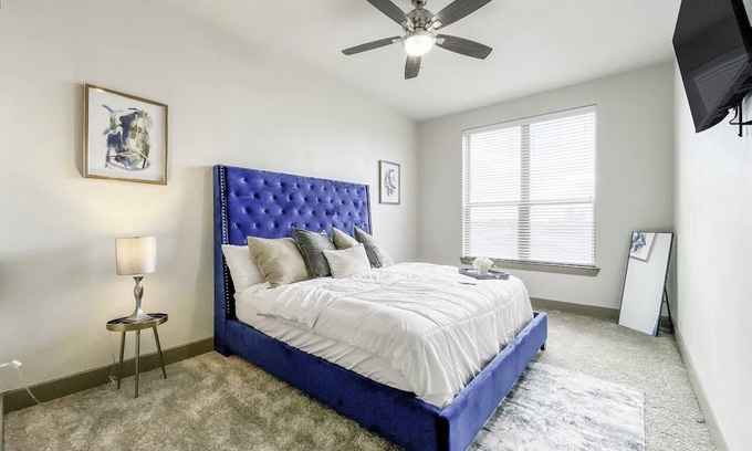 East Downtown Houston Apartment | Convenient Stays Near Shell Energy Stadium & More