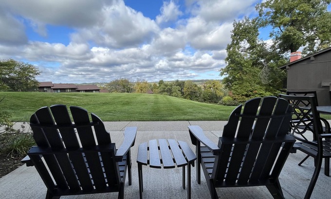 Lake Geneva Condo | Modern Condo with Lake Views & Top Amenities – Rated 10/10