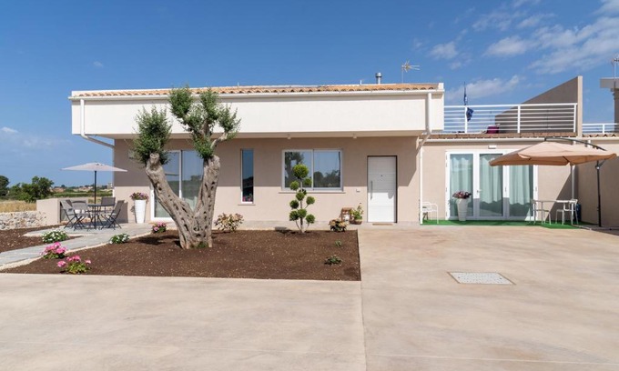 Modica House | Top-Rated Nni Mia: Family-Friendly with Breakfast Included