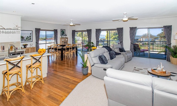 Mallacoota House | Experience No 1 South Gateway: Pet-Friendly & Family Welcoming