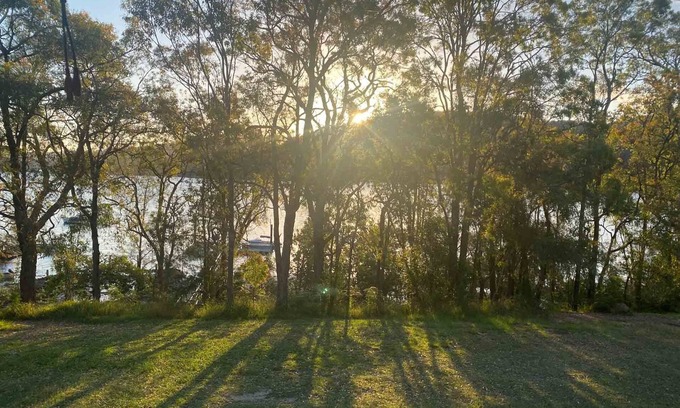 Bar Point Cottage | Pet-Friendly Retreat at No. 1 Spot in Bar Point, Rated 10/10