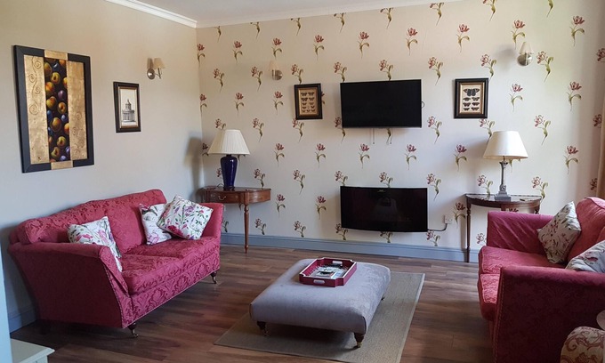 Breedon on the Hill Cottage | Top-Rated No.2 Meynell Mews Room with Kitchen Amenities