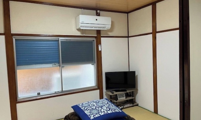 Minamisuna Apartment | Cozy 2-Room Retreat with Tatami Mats in Koto-ku, Tokyo