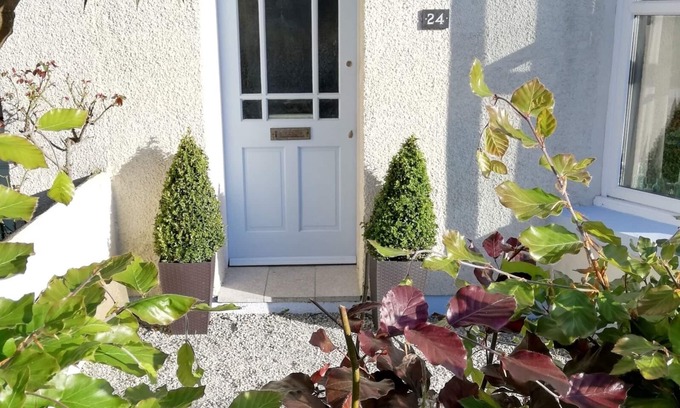 Par House | Family Retreat: Steps from Dog-Friendly Beach, Rated 9.8