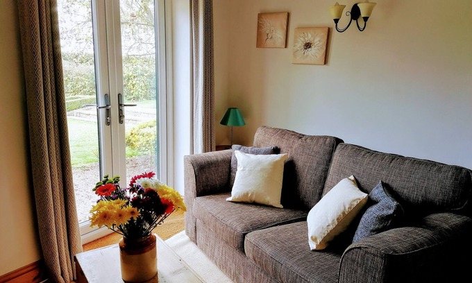 Stowmarket Cottage | Cozy No 3 Barn Cottages: Perfect Getaway for Two