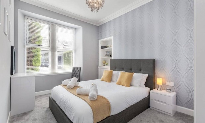 St Leonards Apartment | Pet-Friendly Stay at No.46 - by StayDunfermline