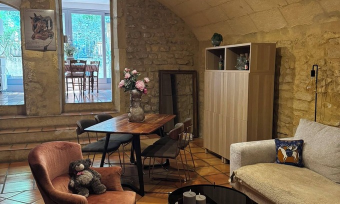 Arles City Centre Apartment | Historic Apartment with Private Garden in City Centre