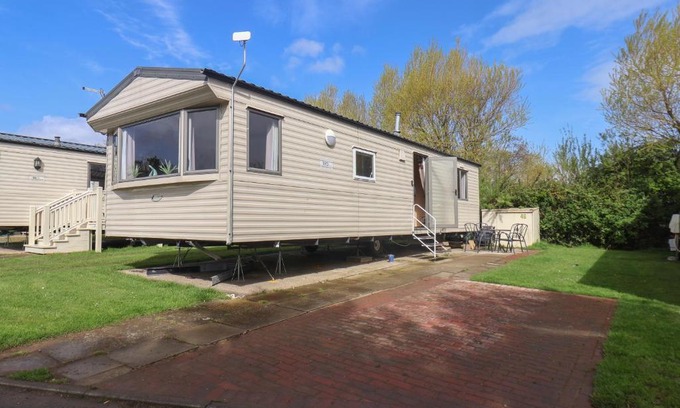 Mappleton House | Pet-Friendly Escape at No 46 Westfield - 4-Star Comfort