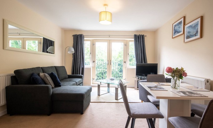Mansfield Apartment | Inviting No 6 Nursery Convent - Family-Friendly Apartment