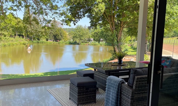 Exeter House | Cozy No.6 South View Lodges with Spa and Hot Tub