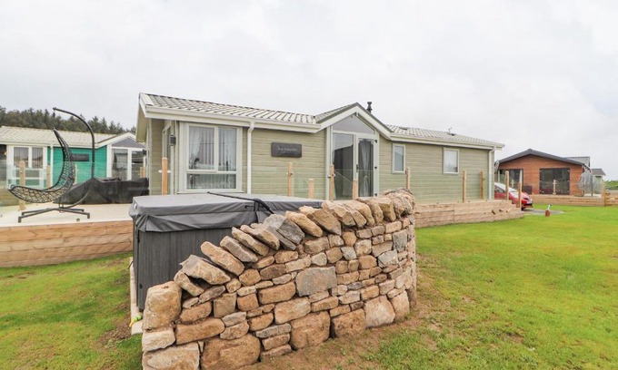 Cockermouth House | Indulge in Comfort at No 7 Skiddaw View - 4 Star Rated