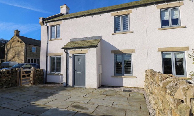 West Witton House | Pet-Friendly Cairn Cottage with Garden in West Witton