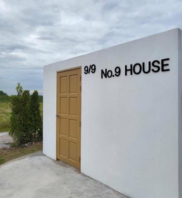 Hua Hin Resort | Discover No 9 HOUSE Hua Hin: Poolside Relaxation Awaits