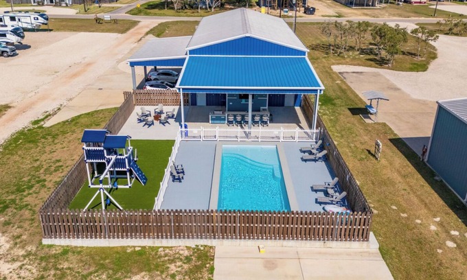Port O Connor House | No Agenda Hacienda: Pool, Playscape & Pet Friendly Retreat