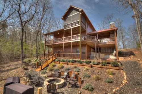 Blue Ridge House | Unforgettable Stays at No Agenda - 4-Star, Pet-Friendly Escape