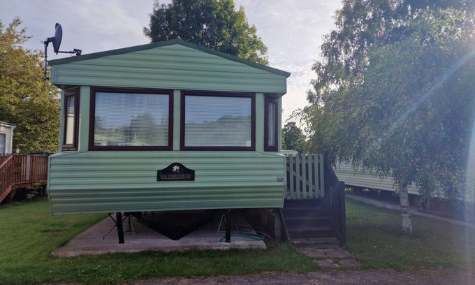 Llanfair Caereinion Apartment | Inviting Retreat with Pool, Breakfast & Pet-Friendly Amenities