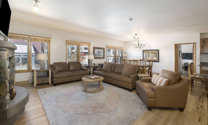 River Run Condo | Renovated 2-Bedroom Getaway in River Run - Guest Rated 10/10!