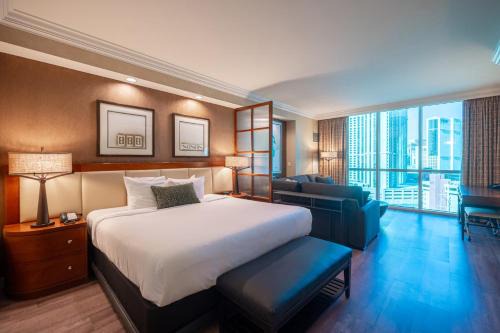 Las Vegas House | Relaxing Suite with Pool Access and Free Valet Service