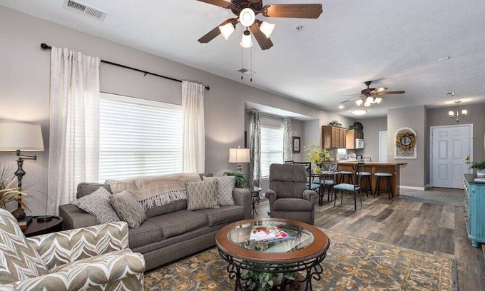 Branson West Condo | Accessible Haven: 2 Miles to Silver Dollar City & Scenic Views