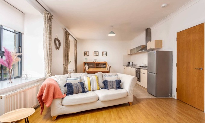 Kilmarnock Apartment | Discover No27 The Barclay - Donnini Apartments for Families