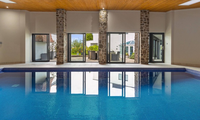 Saundersfoot House | Indulge at No3 Highpoint: Indoor Pool & En-Suite Comfort