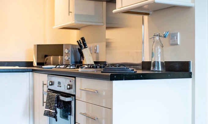 Mansfield Apartment | Exceptional No6: Family-Friendly Stay with Top Ratings