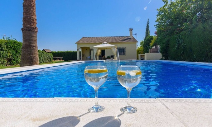 Marchena Villa | Relax at Noa de Marchena with Spa, Pool, and Breakfast