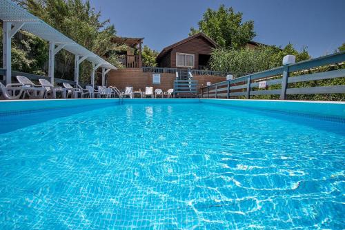 Peqiin Hadasha Cabin | Experience Noa'm Bagalil: Oceanfront Escape with Spa & Pool