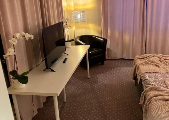 Vasteras Apartment | Welcoming Noah Longstay: Family-Friendly & Accessible Stay