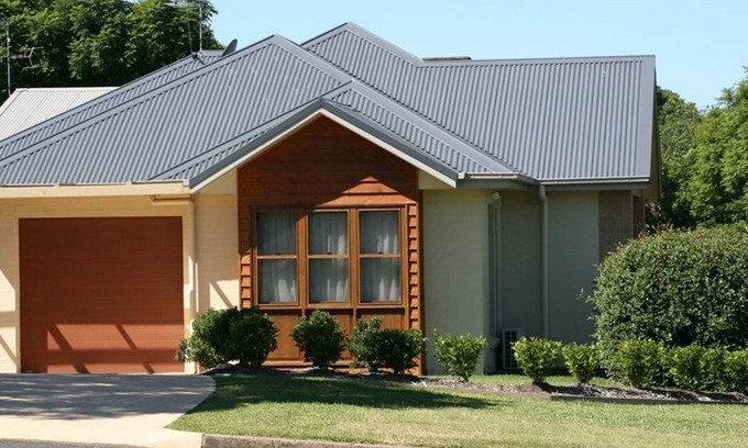 Muswellbrook Hotel | Eco-Friendly Stay at Noah's Mid City Motor Inn with Pool