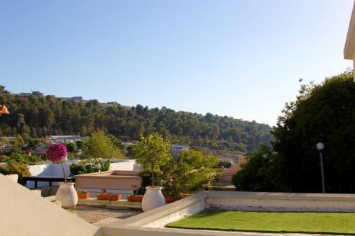 Kfar Vradim Cabin | Relax at Noam Hamargalit: Oceanfront Escape with Spa