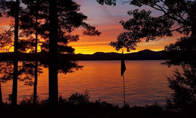 Pilot Knob Cottage | Nob's End - A Piece of Paradise on east side of Lake George, NY