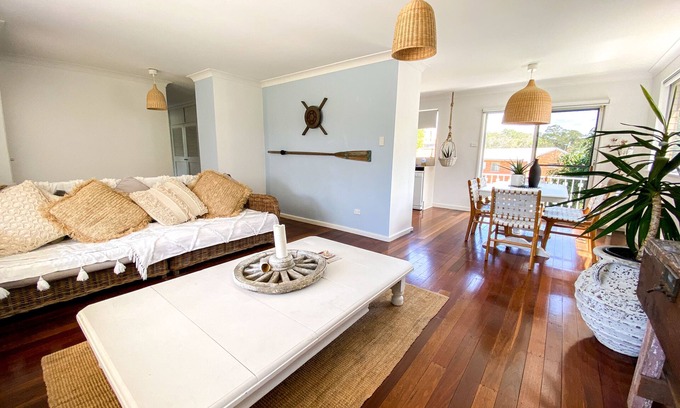 Flynns Beach House | Cozy Nobby's Beach House - Steps from the Ocean