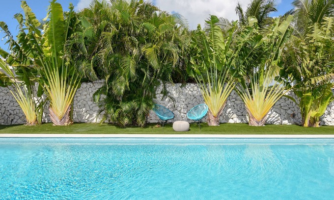 Surfside House | Experience NoBeVIP: The PALMS HOUSE with Bay View & Pool