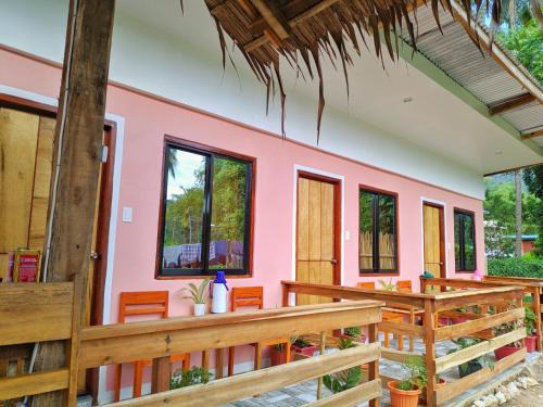 Port Barton Cabin | Oceanfront Retreat at NoBi's Inn, Port Barton - Rated 9/10