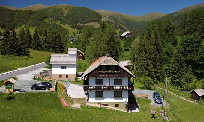 Bad Kleinkirchheim Apartment | Pet-Friendly Nockalm Cottage with Family Amenities