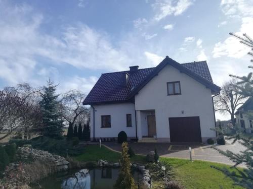 gmina Konstantynow Apartment | Cozy Agrotourism Retreat with Pet-Friendly Rooms