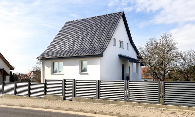 Zgorzelec House | Cozy Noclegi Krańcowa: Pet Friendly with Kitchen Amenities