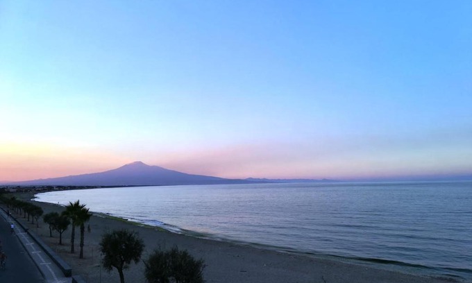 Agnone House | Cozy Oceanfront Retreat at Noemi with Breakfast Included